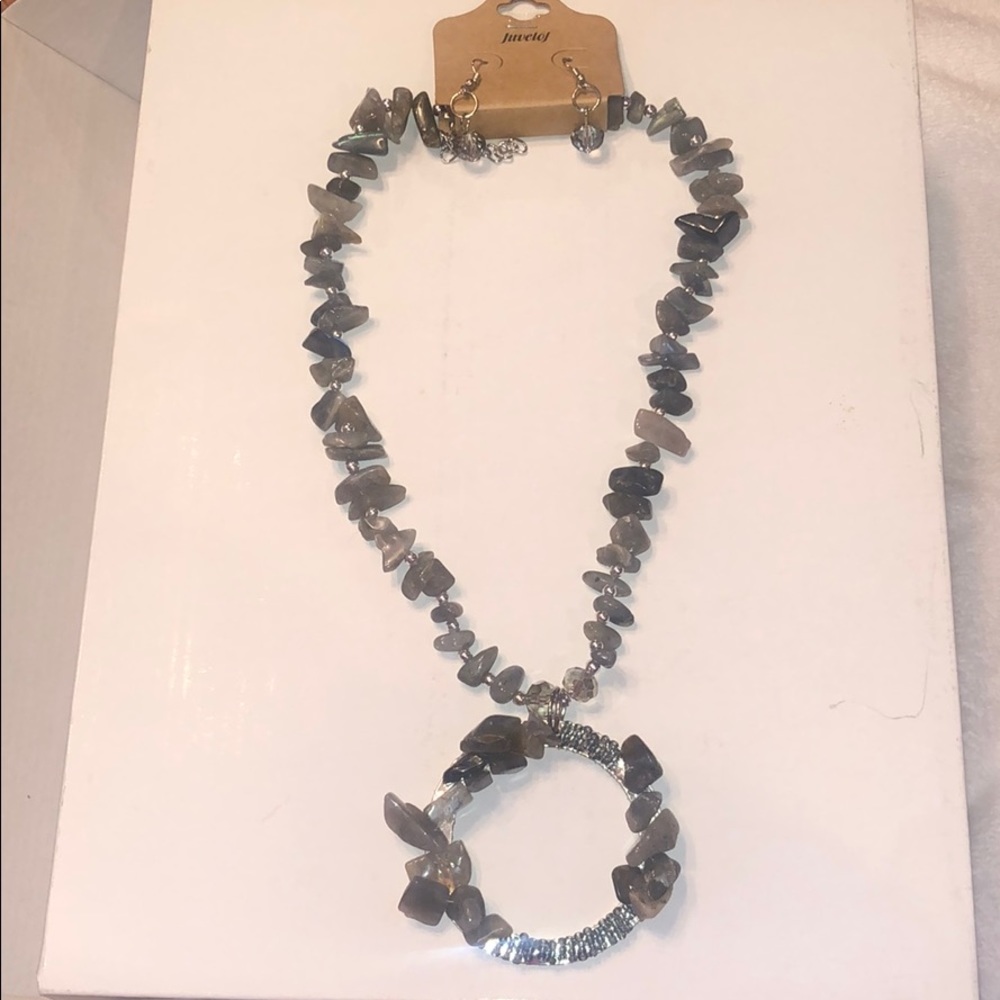 Necklace/earring set